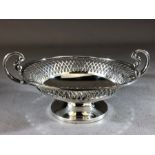 Silver hallmarked Birmingham Bon Bon dish with twin handles and pierced rim by maker Synyer &