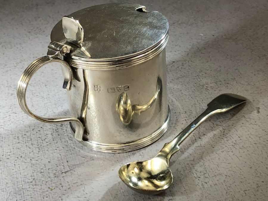 Hallmarked Silver mustard pot with blue glass liner Chester, maker Barker Brothers (Herbert Edward