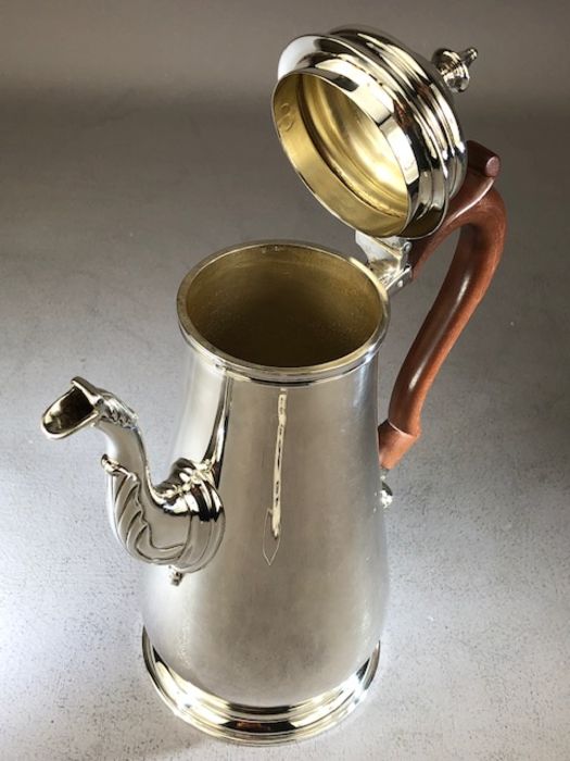 Hallmarked Silver coffee pot approx 22cm tall total weight approx 530g maker D & J WELLBY - Image 3 of 5