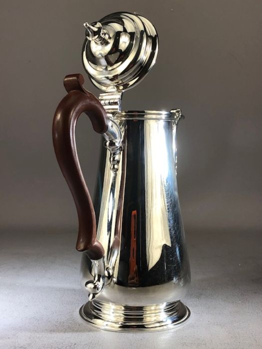 Hallmarked Silver coffee pot approx 22cm tall total weight approx 530g maker D & J WELLBY - Image 4 of 5