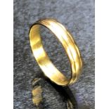 18ct Gold ring approx size 'S' & 3.2g