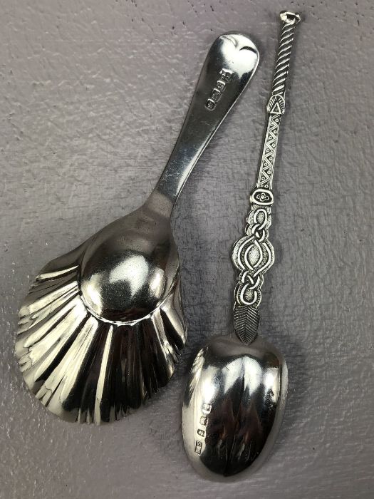 Hallmarked silver items to include caddy spoon, thistle pickle fork etc - Image 2 of 3