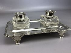 Silver London Victorian hallmarked Ink well set with square Glass inkwells with hallmarked silver