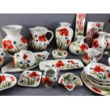 Large collection of modern Italian ceramic ware by Nuova Ceramica Vicenza in poppy design to include