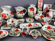 Large collection of modern Italian ceramic ware by Nuova Ceramica Vicenza in poppy design to include
