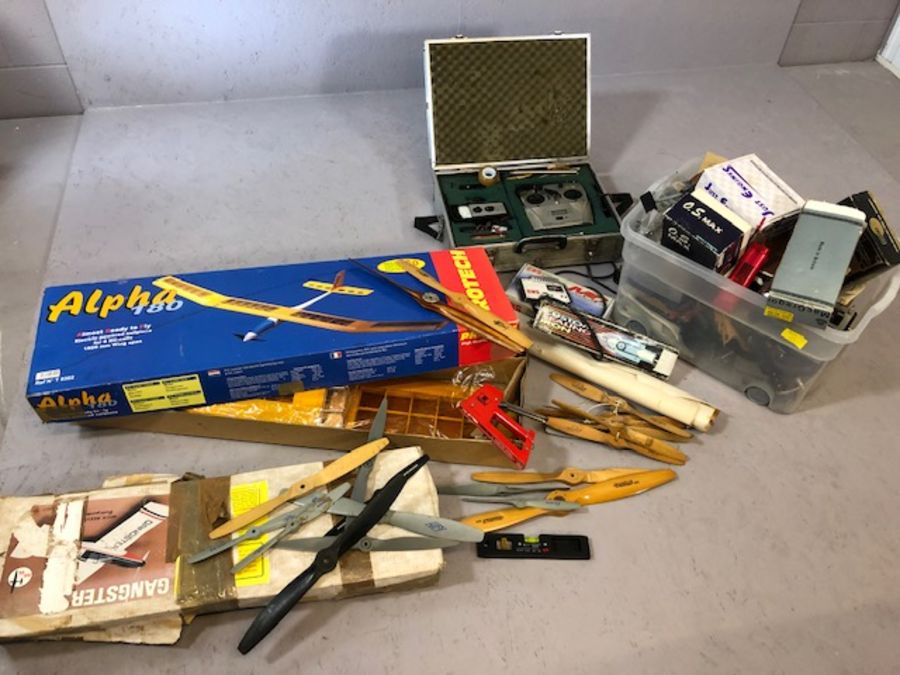 Collection of model airplanes and equipment, to include four planes (one boxed), controllers, - Image 3 of 13