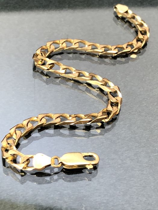 9ct Gold Curb link Bracelet approx 21cm long & 10.1g