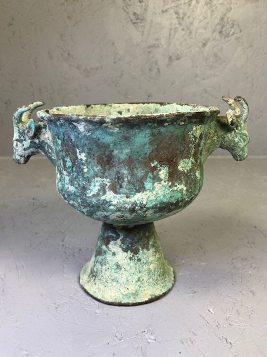 Ancient Luristan / Middle Eastern bronze vessel on pedestal base with rams heads, approx 16cm tall - Image 9 of 9