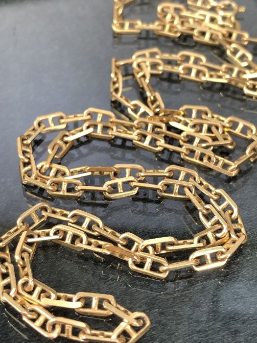 9ct Gold Chain with square links approx 69cm long and 15.8g - Image 2 of 3