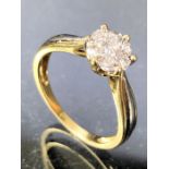 18ct Gold Seven Stone Diamond Daisy Cluster ring approx size 'L'