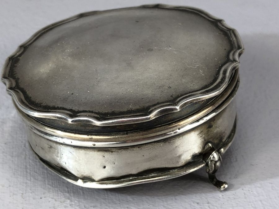 Collection of A/F hallmarked silver items to include sovereign holder A/F, candle stick etc (6 - Image 3 of 6