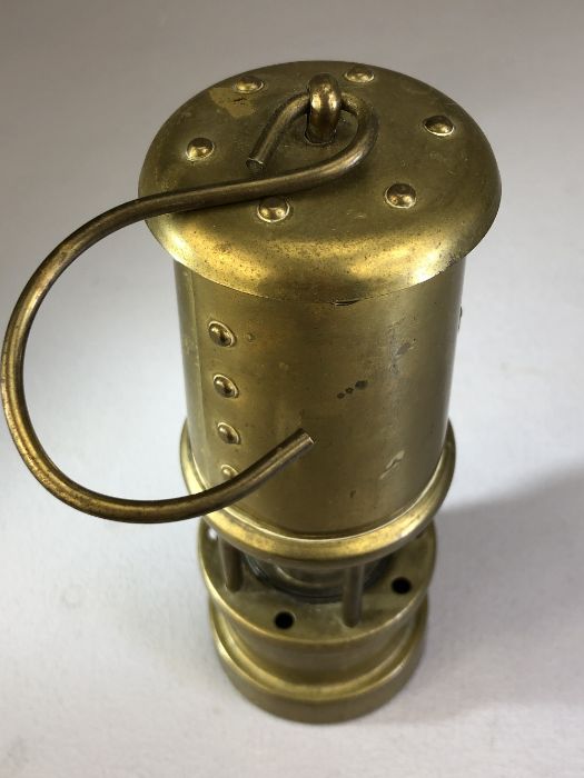 Brass miner's lamp by the Lamp & Limelight Company, Hockley, approx 17cm in height (excluding hook) - Image 4 of 5