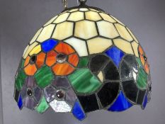 Tiffany-style glass ceiling light shade (A/F), diameter approx 33cm