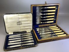 Hallmarked Silver handled Butter knives in presentation case marked for HARRODS London and a six set