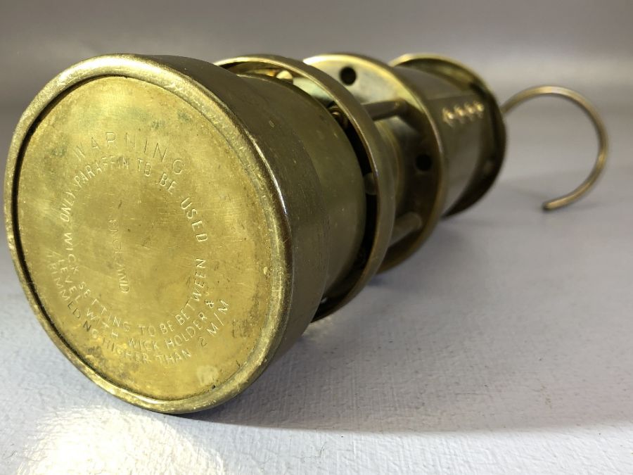 Brass miner's lamp by the Lamp & Limelight Company, Hockley, approx 17cm in height (excluding hook) - Image 5 of 5