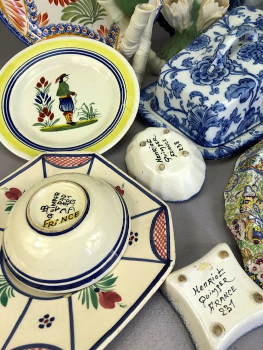 Collection of ceramics to include a quantity of Quimper Ware, paisley ceramic dishes, a Losolware - Image 3 of 5