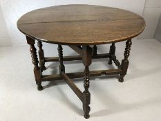 Oak oval gateleg table, approx 113cm x 140cm