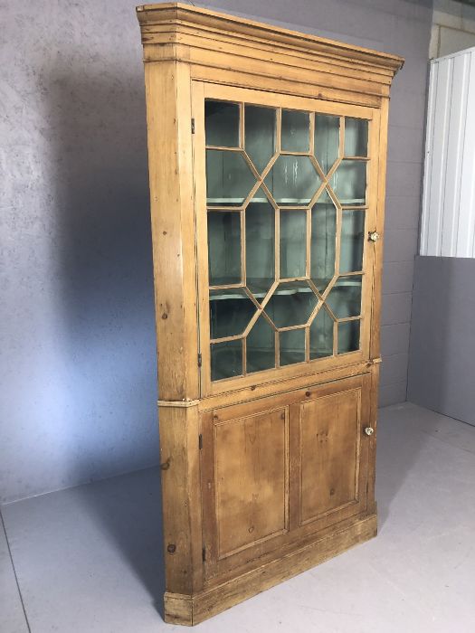 Large pine glazed corner unit with green painted interior and cupboard below, approx 105cm wide x - Image 5 of 5