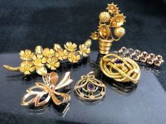 Collection of Gold Coloured and Gold plated Jewellery (six pieces)