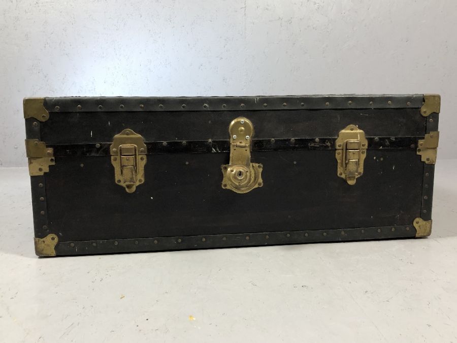 Good quality vintage metal and brass bound trunk, approx 91cm x 53cm x 35cm tall - Image 2 of 4