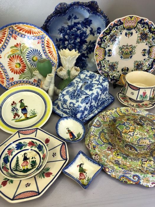 Collection of ceramics to include a quantity of Quimper Ware, paisley ceramic dishes, a Losolware - Image 2 of 5
