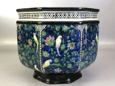 Royal Doulton vintage octagonal planter in the Persian Parrot Design (D4031), approx 20cm in
