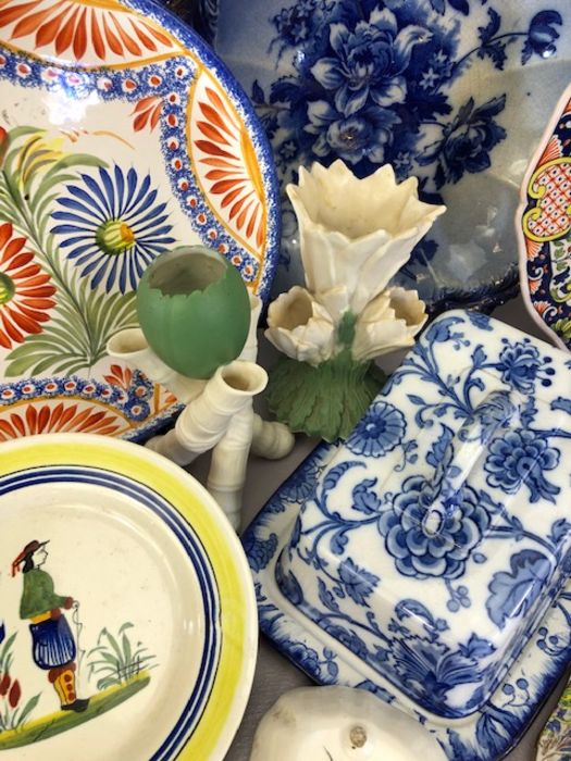 Collection of ceramics to include a quantity of Quimper Ware, paisley ceramic dishes, a Losolware - Image 4 of 5