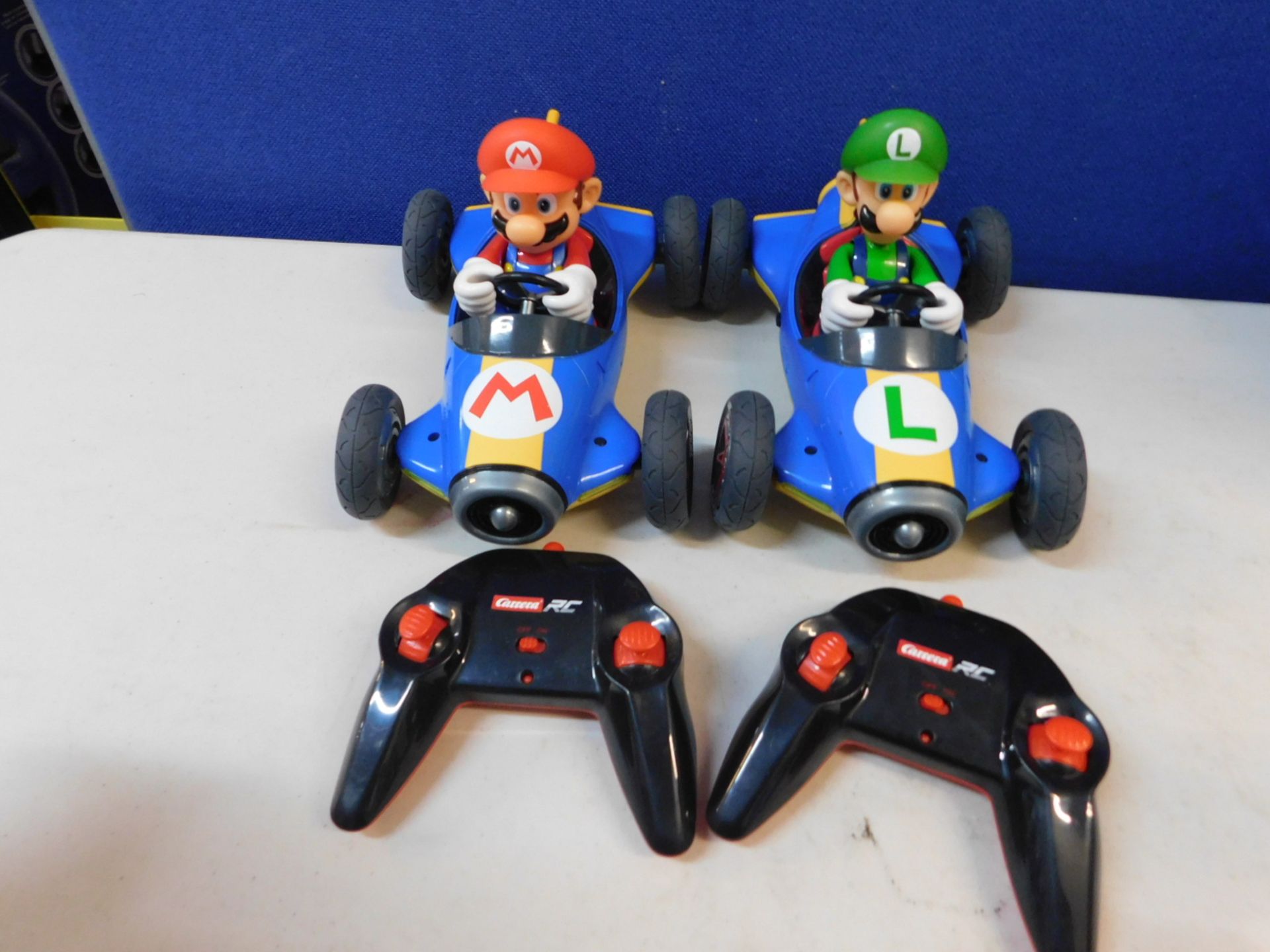 1 CARRERA REMOTE CONTROLLED MARIO RACE KART TOY RRP Â£99