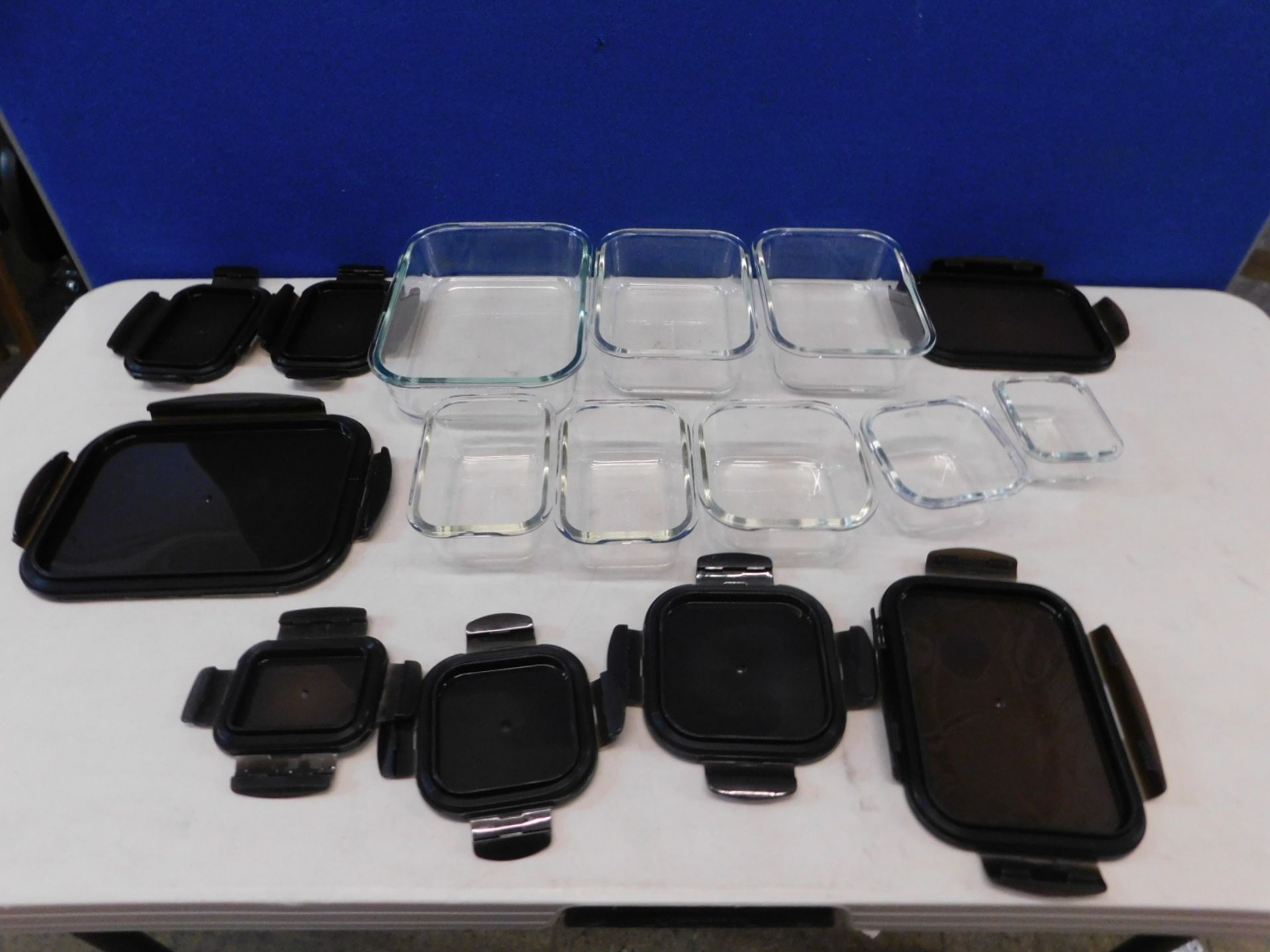 1 BOXED 16 PIECES OF LOCK AND LOCK GLASS STORAGE CONTAINERS RRP Â£49.99