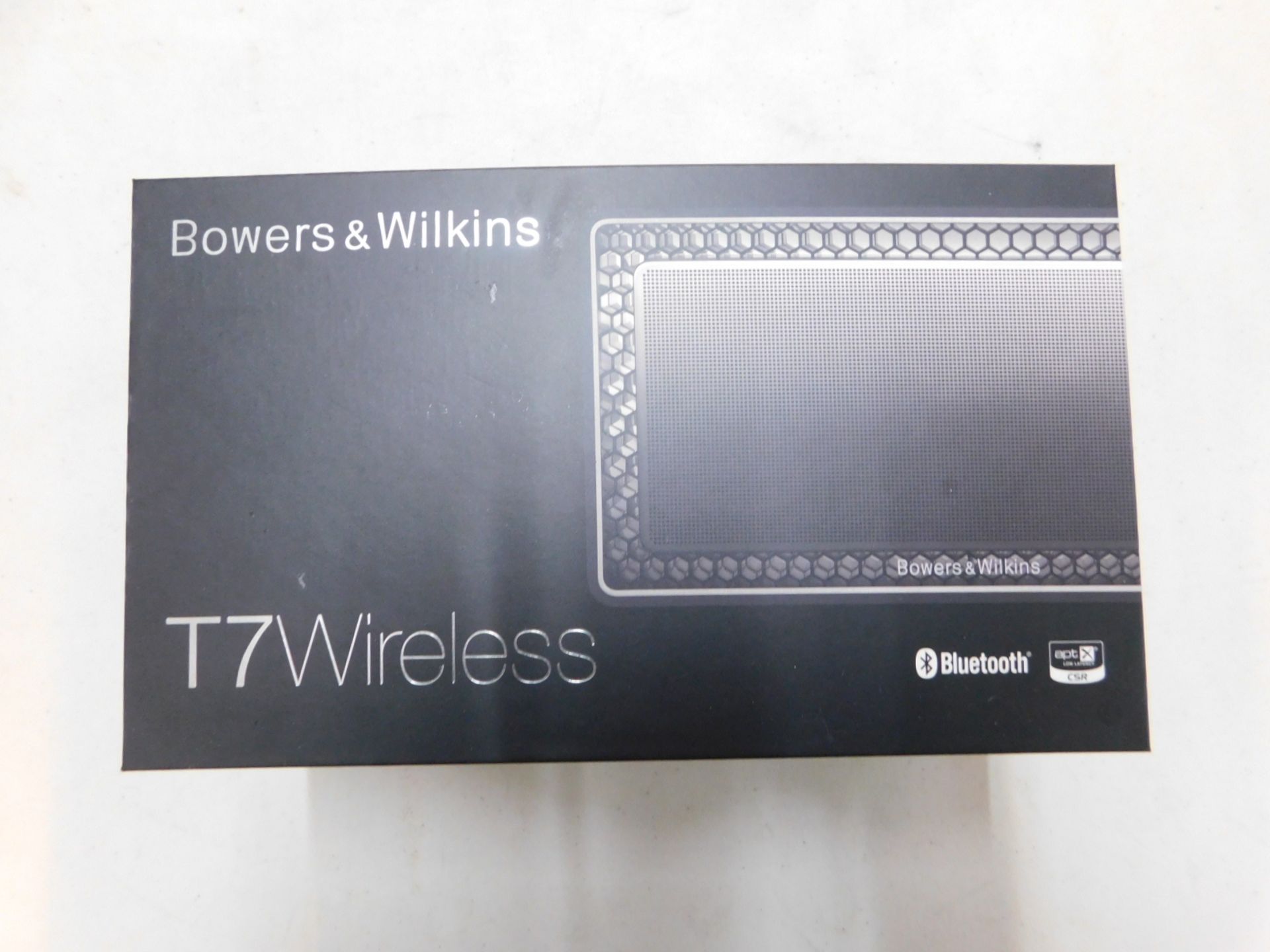 1 BOXED BOWERS AND WILKINS T7 WIRELESS BLUETOOTH SPEAKER RRP Â£199
