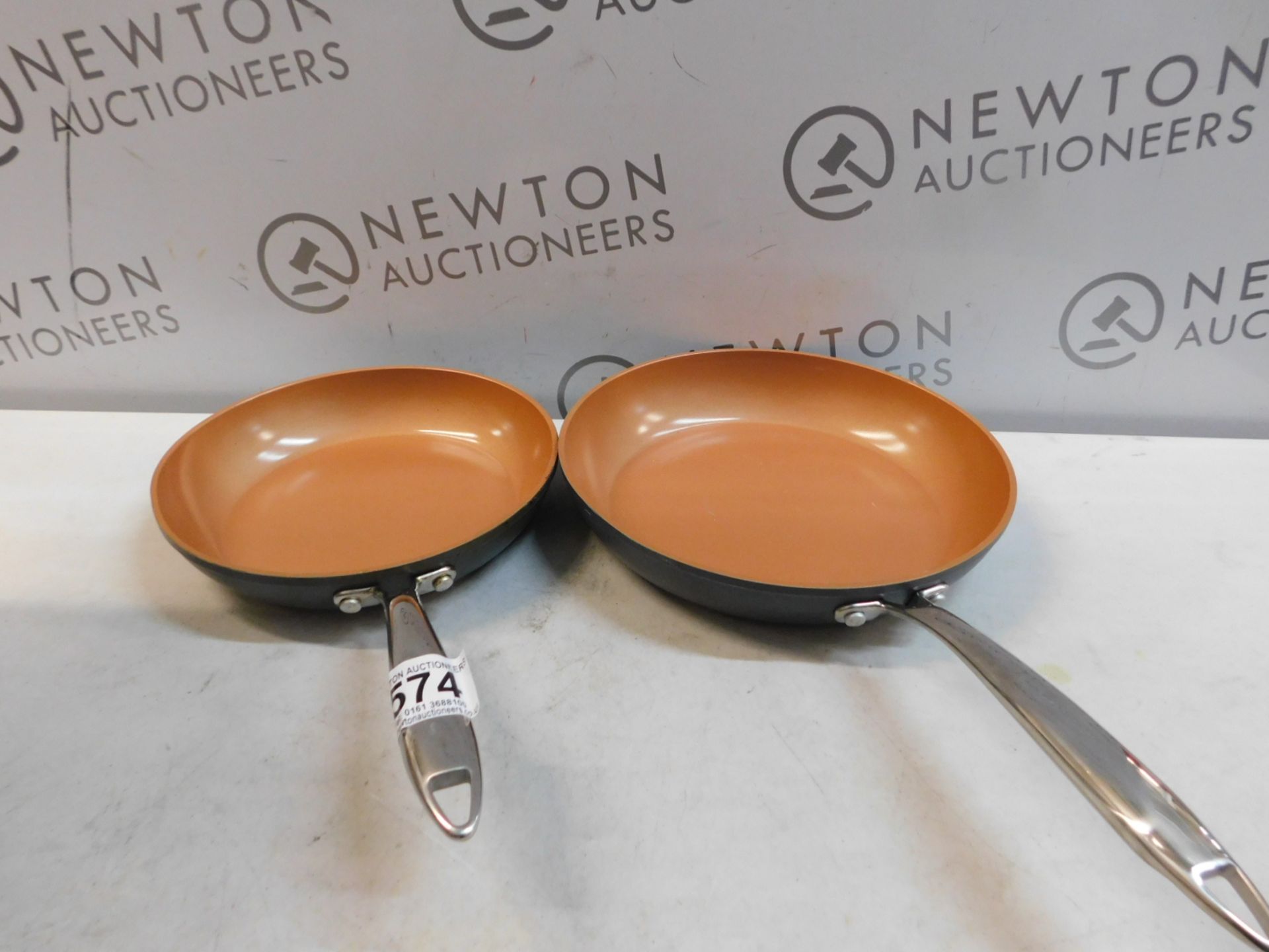 1 SET OF 2 GOTHAM STEEL PRO NON-STICK TITANIUM FRYING PANS RRP Â£39.99