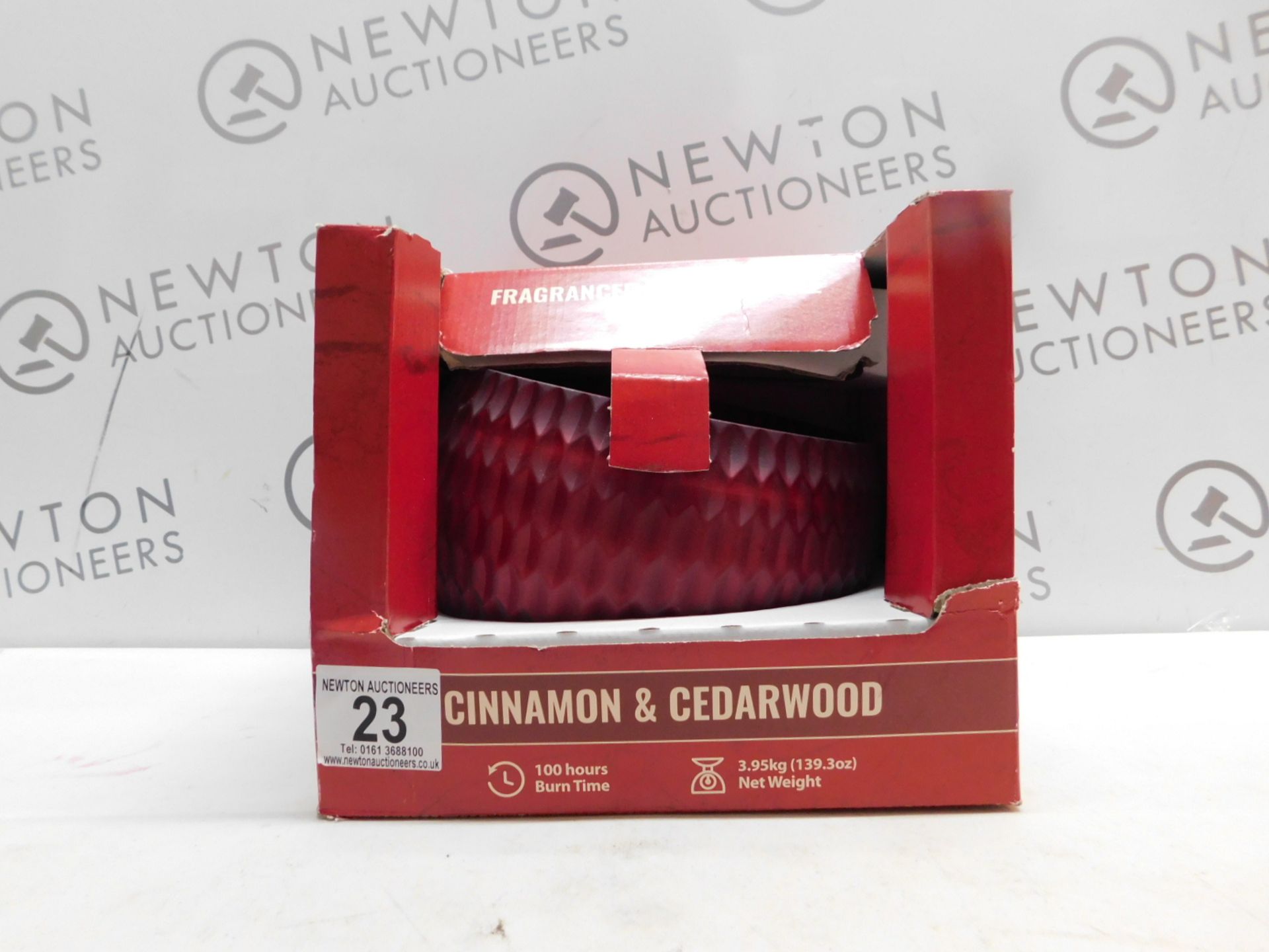 1 BOXED TORC CINAMON & CEDARWOOD LARGE FRAGRANCED CANDLE RRP Â£39