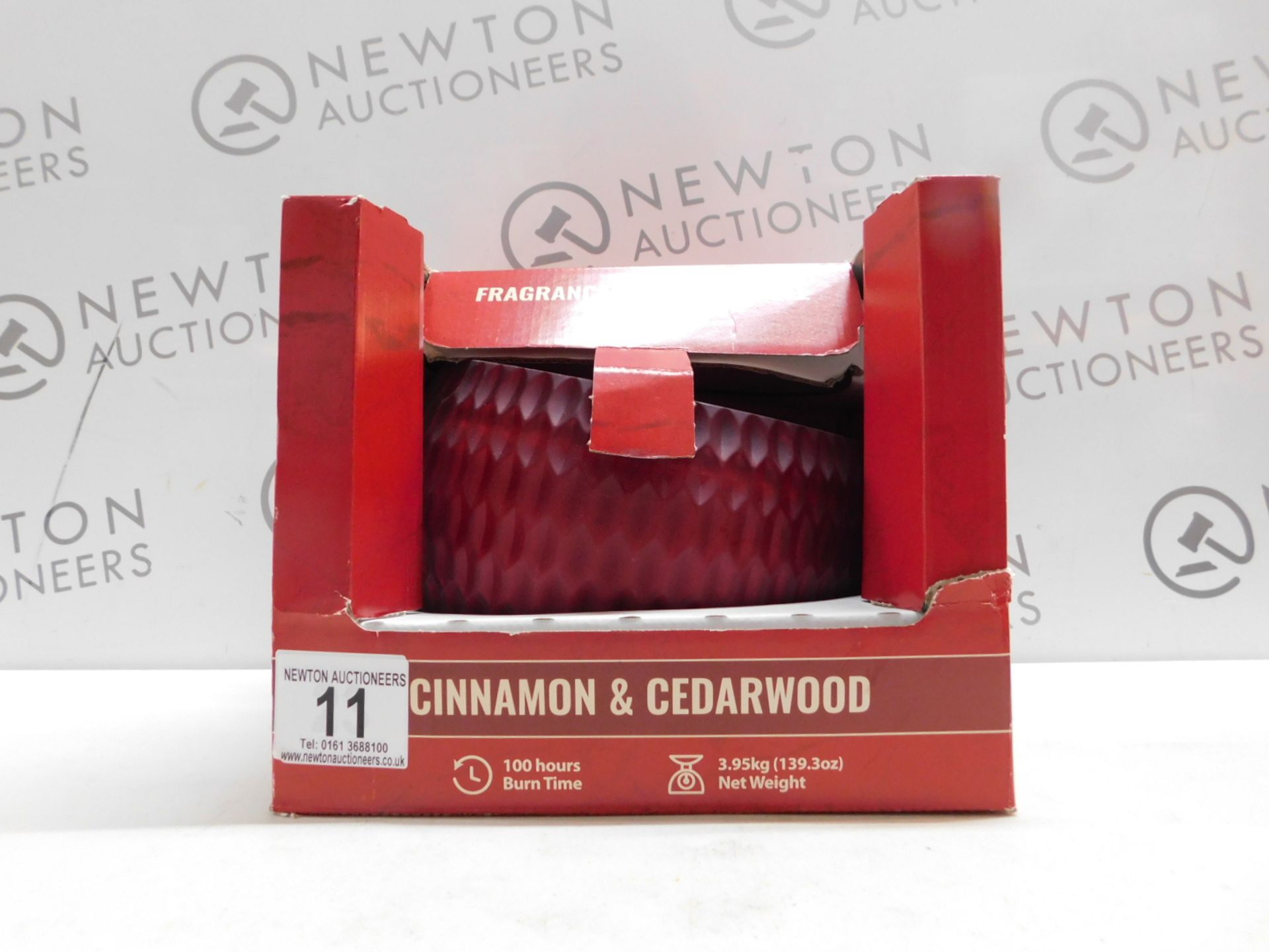 1 BOXED TORC CINAMON & CEDARWOOD LARGE FRAGRANCED CANDLE IN GLASS JAR RRP Â£39