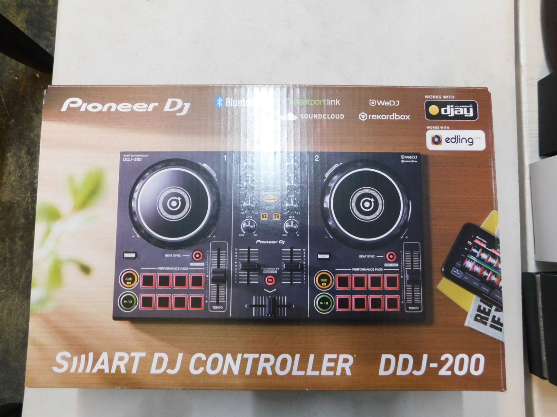 1 BOXED PIONEER DJ DDJ-200 SMART DJ CONTROLLER RRP Â£149