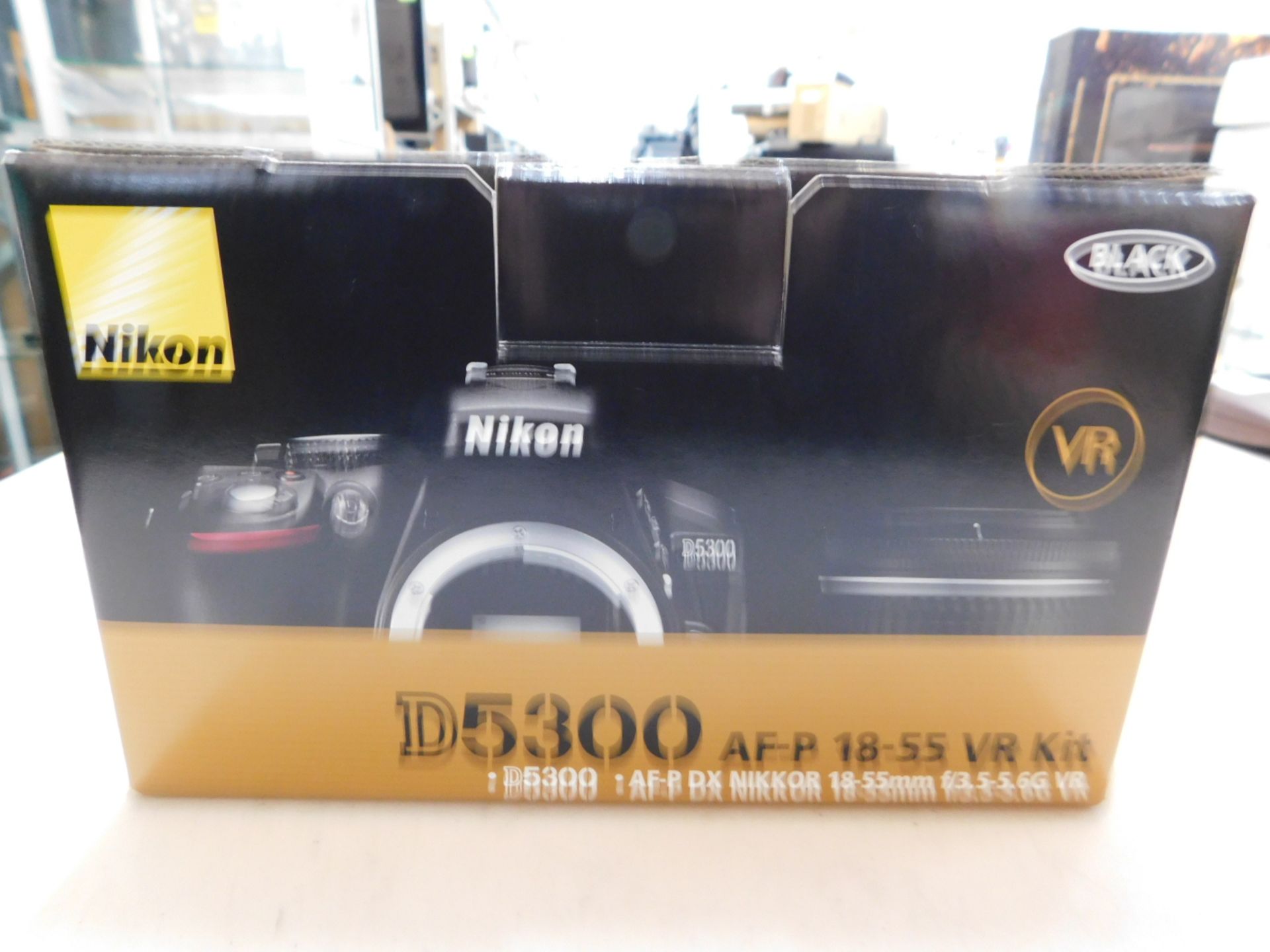 1 BOXED NIKON D5300 DSLR DIGITAL CAMERA WITH 18-55MM LENS AND CARRY BAG RRP Â£499