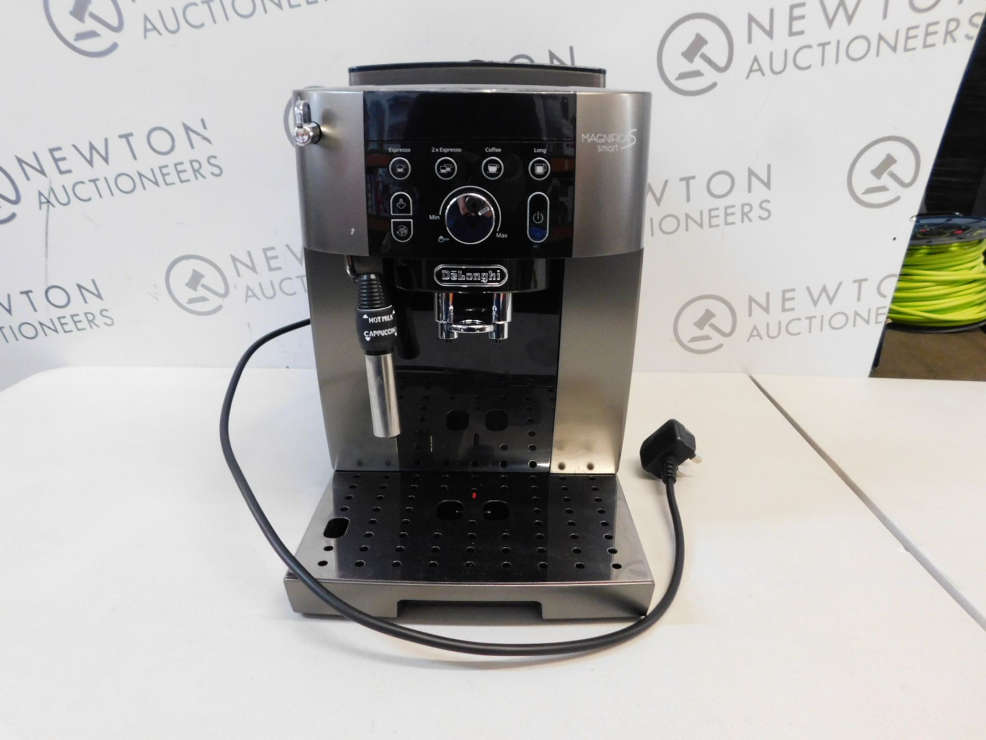 1 DELONGHI MAGNIFICA ECAM250.33.TB SMART BEAN TO CUP COFFEE MACHINE RRP Â£449