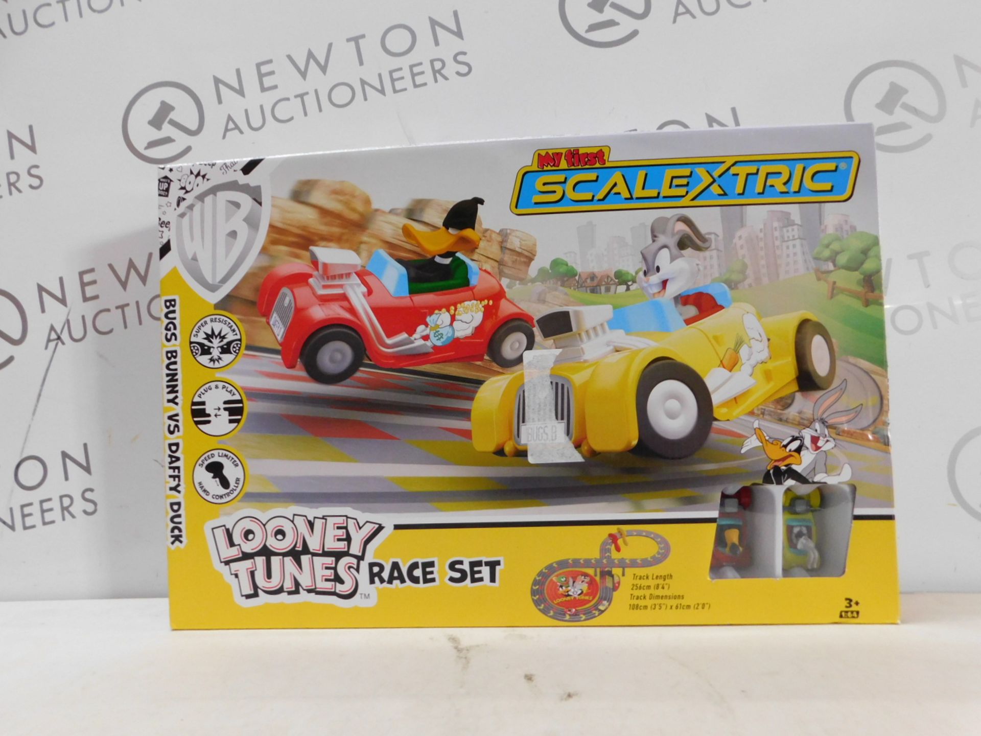 1 BOXED MY FIRST MICRO SCALEXTRIC LOONEY TUNES SLOT RACING SET RRP Â£49.99