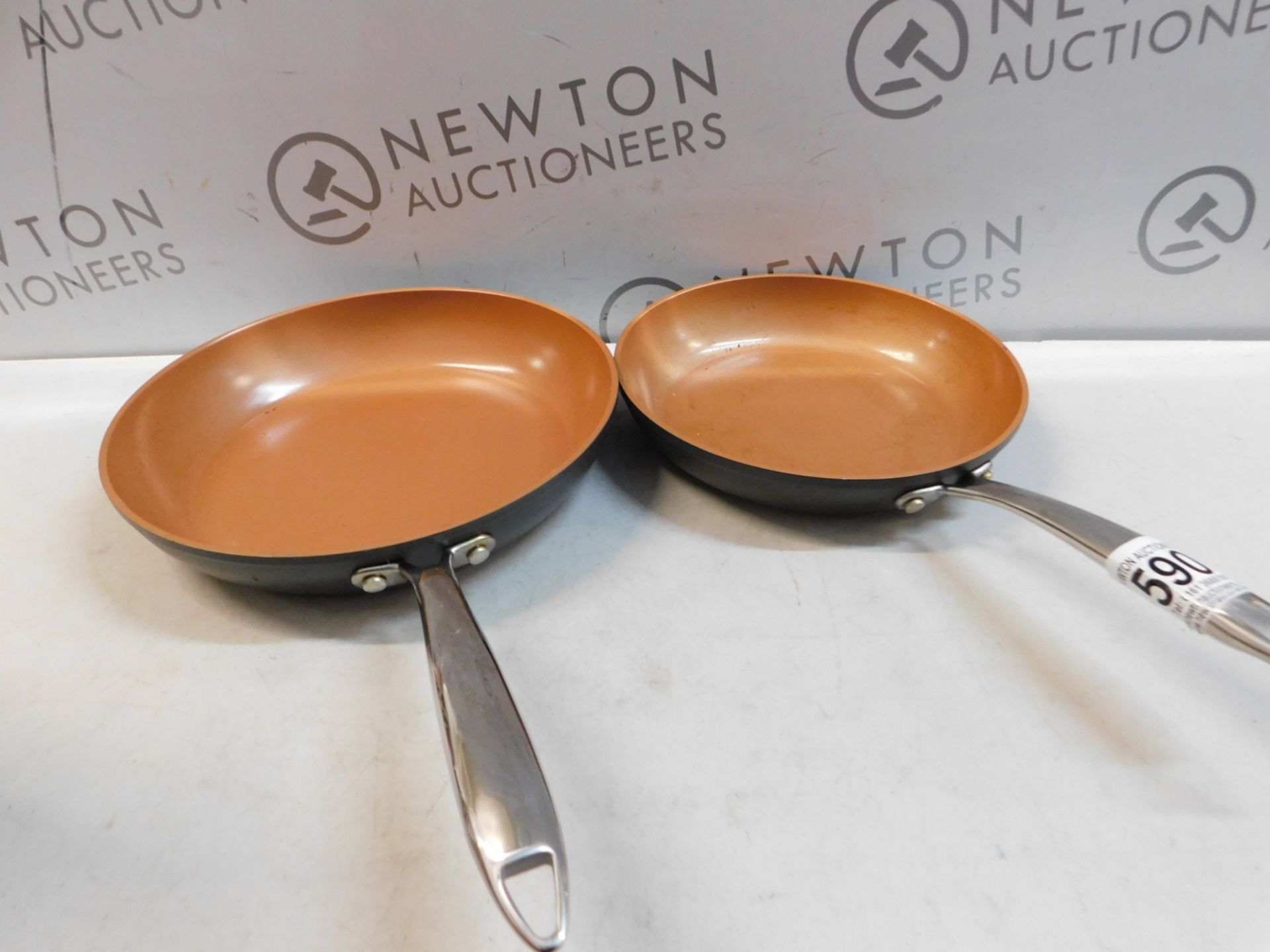 1 SET OF 2 GOTHAM STEEL PRO NON-STICK TITANIUM FRYING PANS RRP Â£39.99