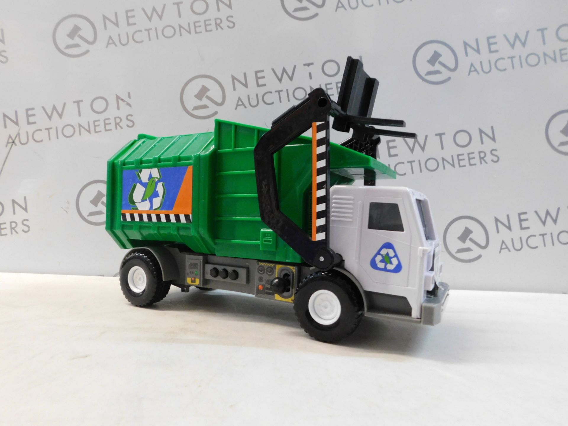 1 TONKA MIGHTY MOTORISED GARBAGE TRUCK RRP Â£39.99