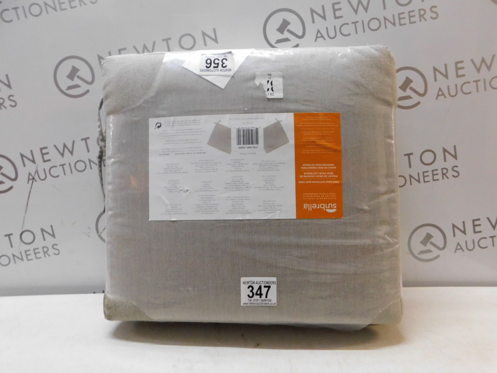 1 NEW PACK OF 2 SUNBRELLA 46 X 40 CM OUTDOOR SEAT PADS RRP Â£49