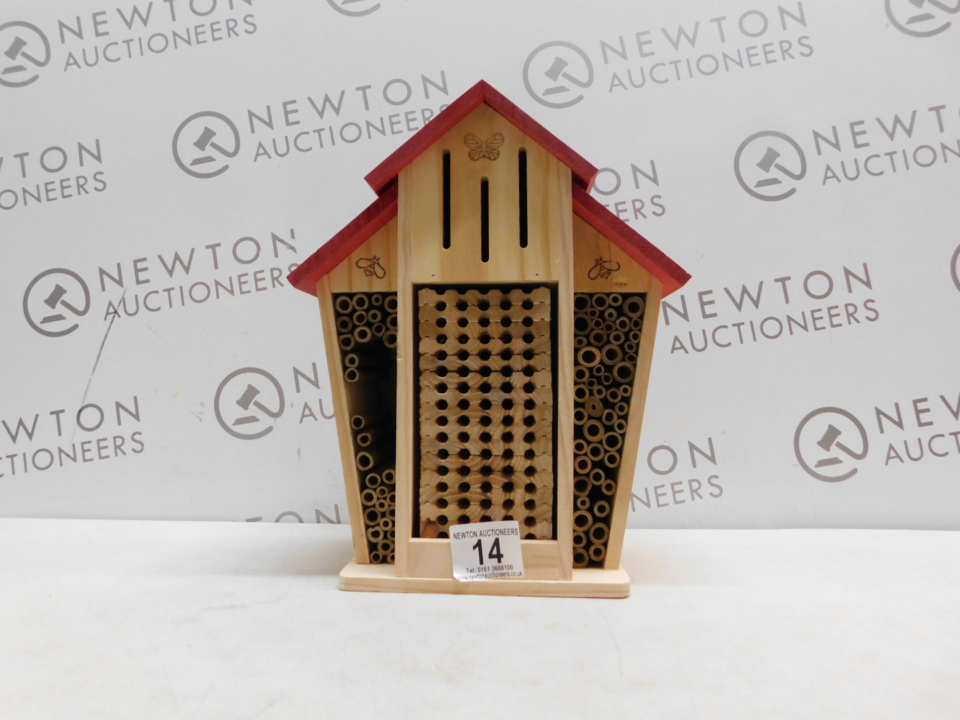 1 BAMBECO MASON NATIVE BEE BARN RRP Â£39.99