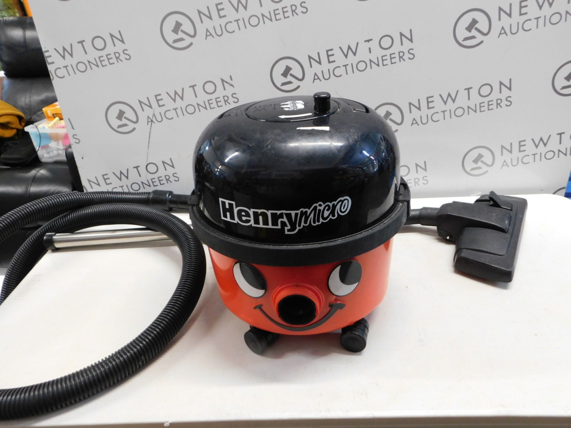 1 NUMATIC HENRY MICRO VACUUM CLEANER RRP Â£179.99