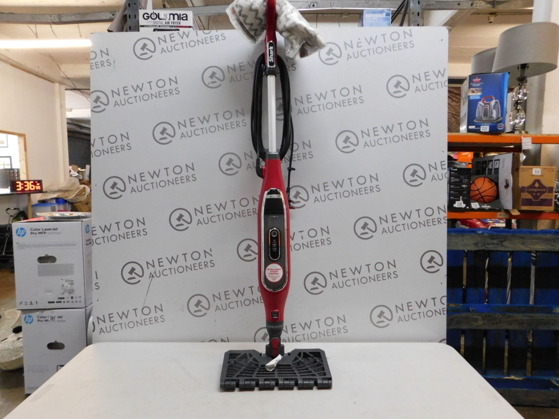 1 SHARK KLIK N FLIP STEAM POCKET MOP RRP Â£89.99