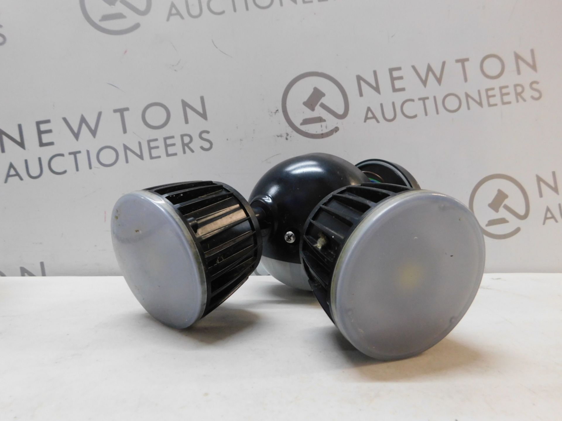 1 NIGHTWATCHER MOTION ACTIVATED SECURITY LIGHT RRP Â£89.99