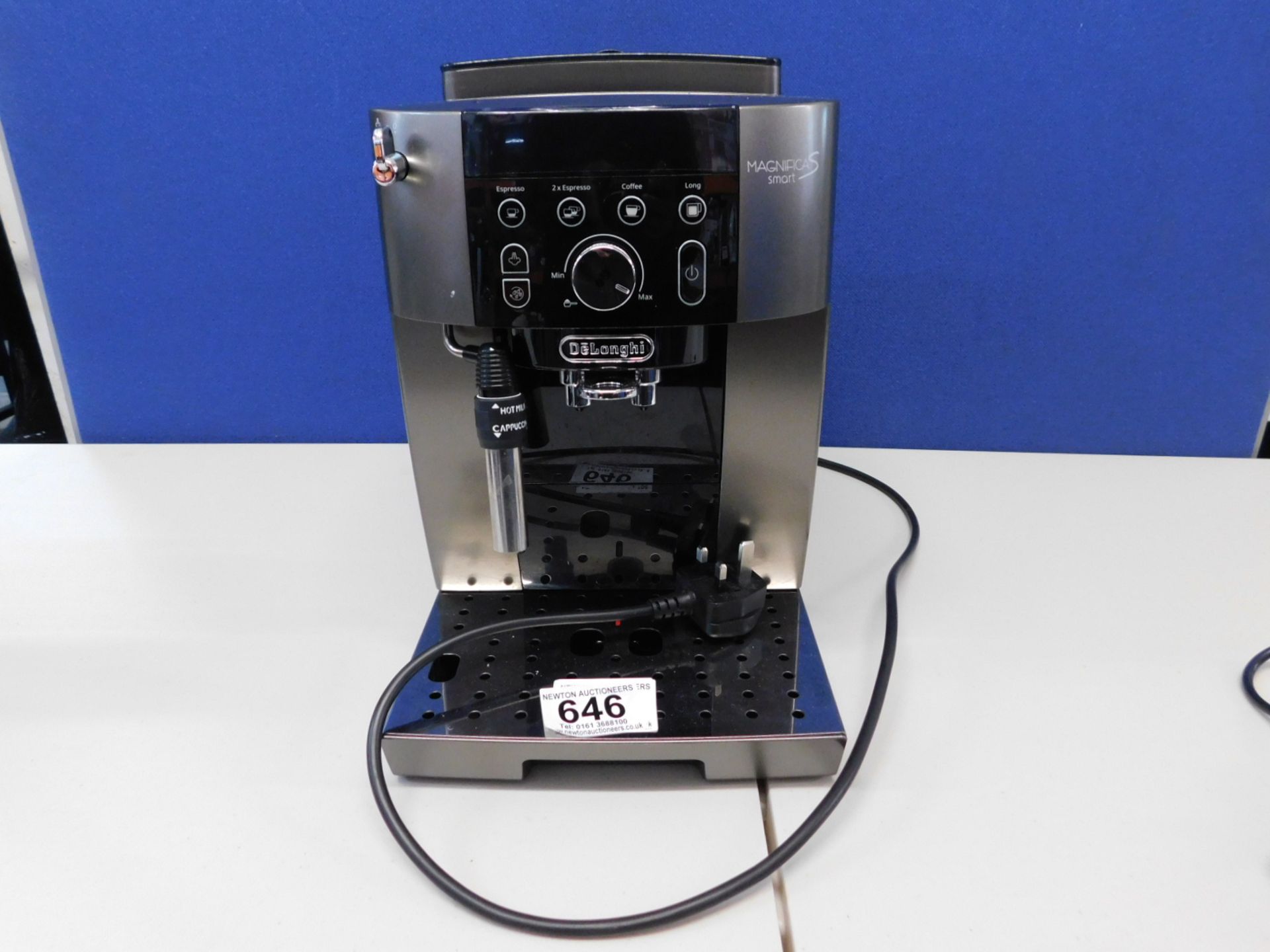 1 DELONGHI MAGNIFICA S SMART COFFEE MACHINE ECAM 250.33.TB RRP Â£399