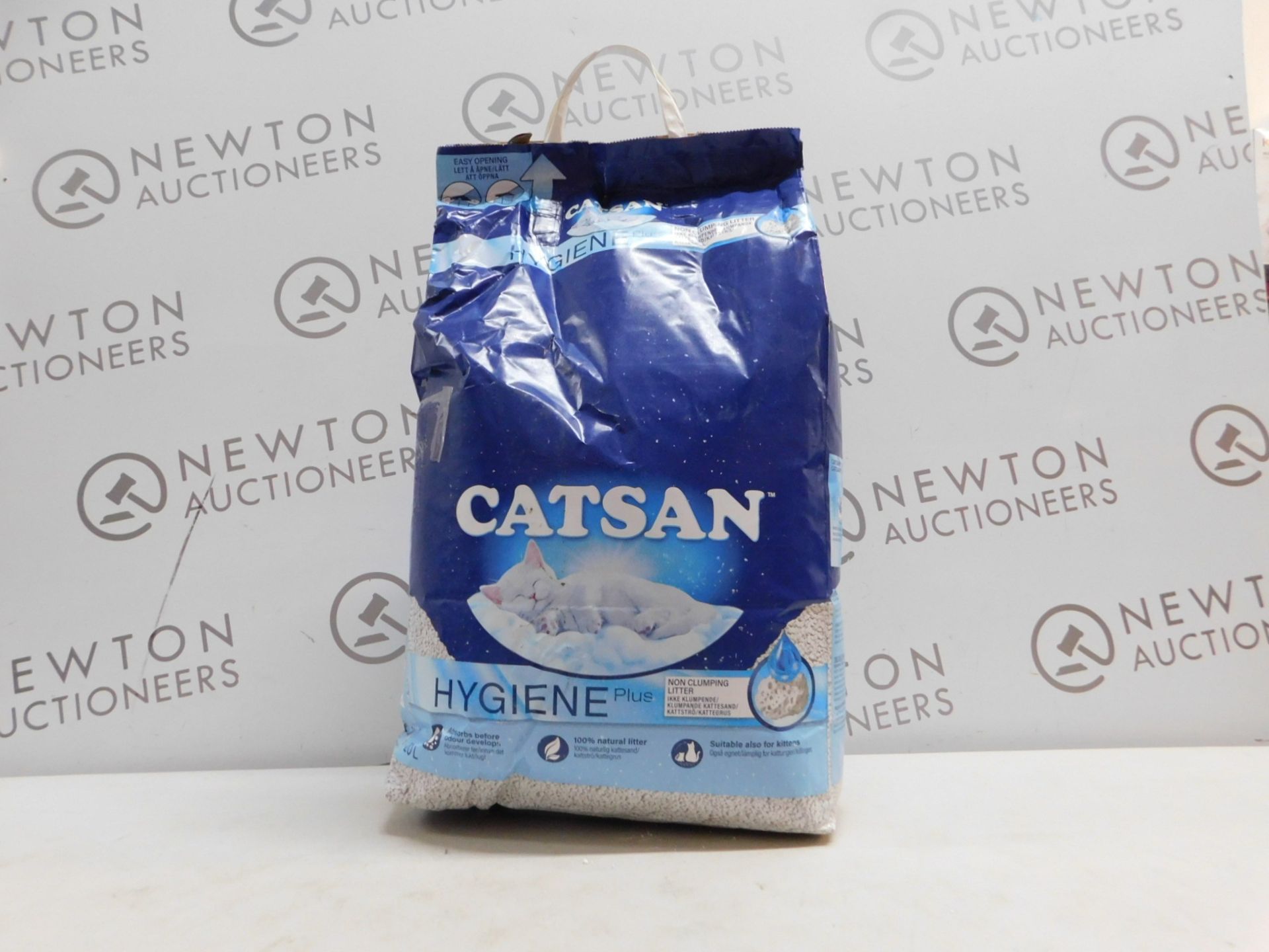 1 BAG OF CATSAN CAT LITTER RRP Â£34.99