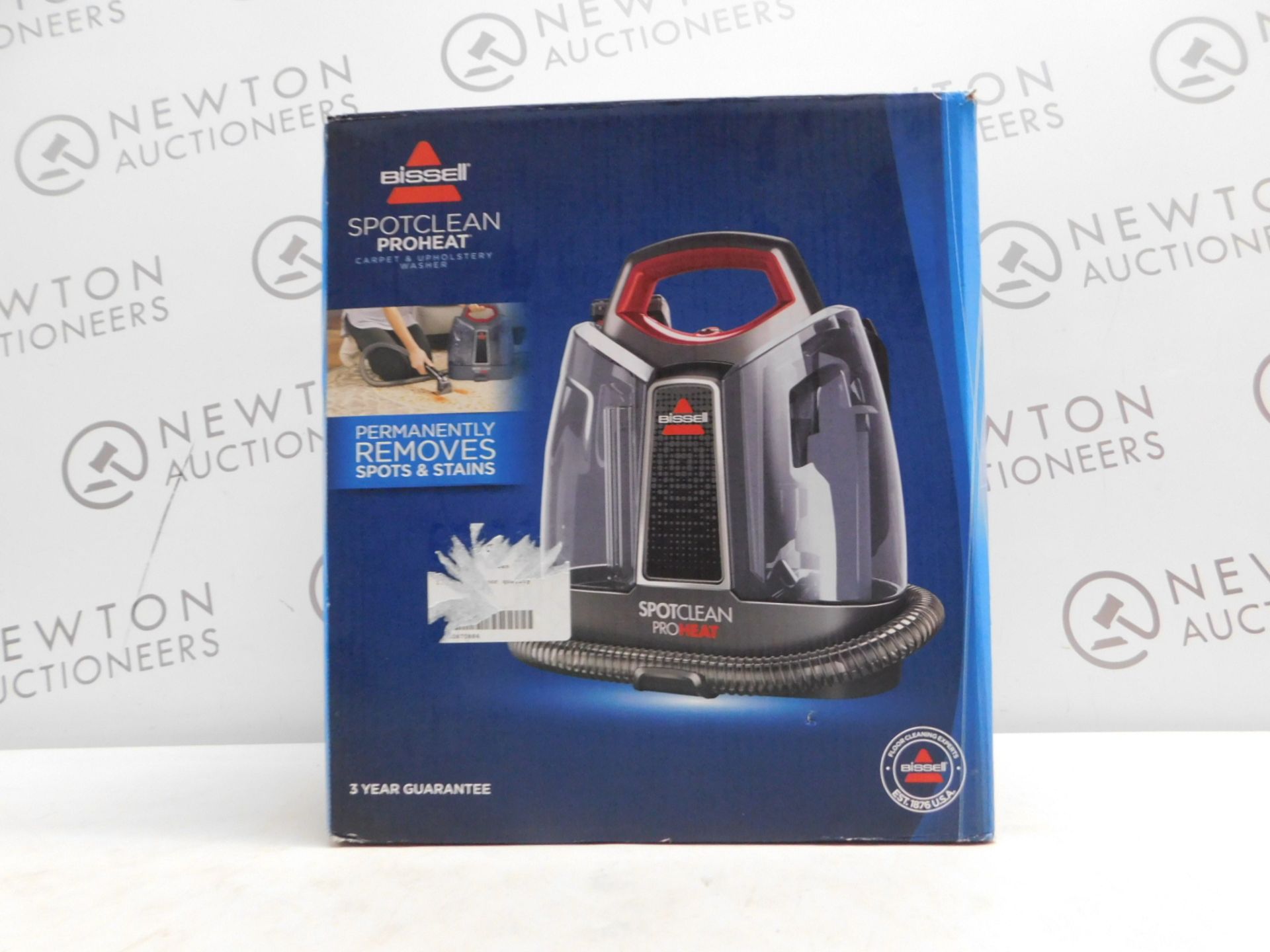 1 BOXED BISSELL SPOTCLEAN PROHEAT PORTABLE SPOT AND STAIN CARPET CLEANER RRP Â£199 (POWERS ON)