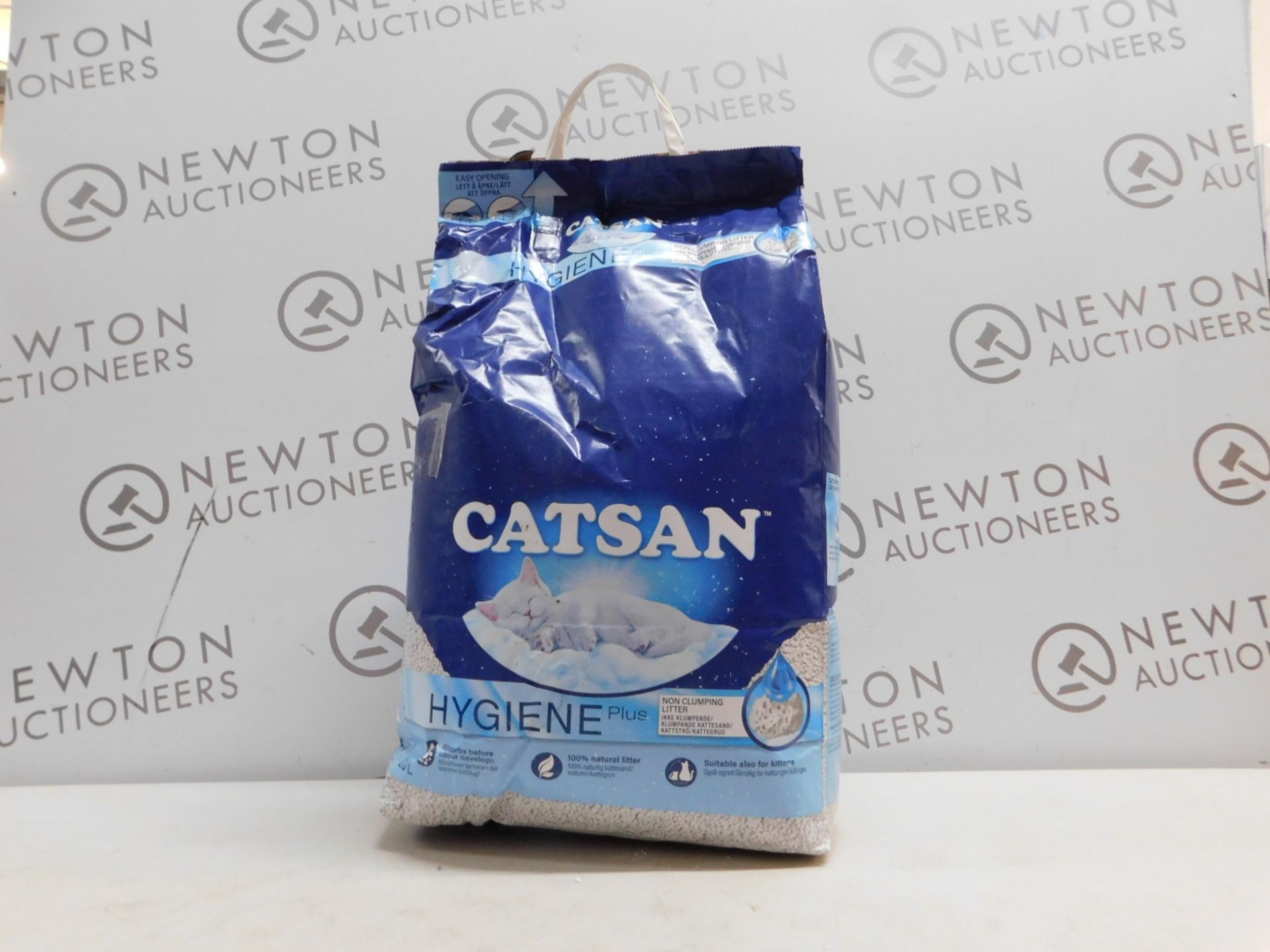 1 BAG OF CATSAN CAT LITTER RRP Â£34.99