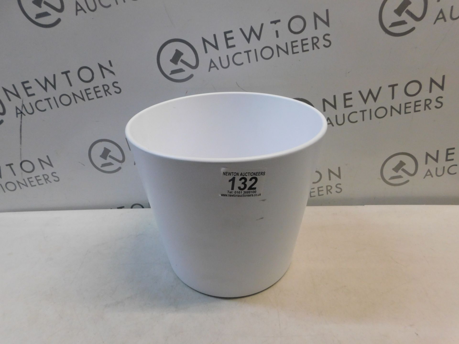 1 PORCELIN WHITE PLANTER RRP Â£29 (HAS A CHIP MARK)