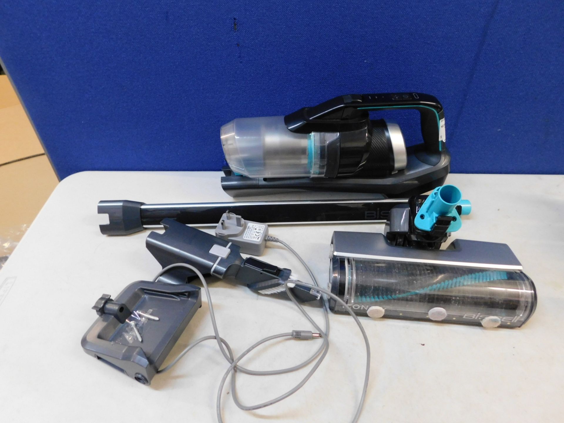 1 BISSELL ICON 25V CORDLESS VACUUM CLEANER WITH CHARGER & ACCESSORIES RRP Â£349.99